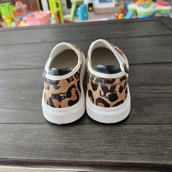 UGG Alameda Spotty Slip On - Picture 5 of 7